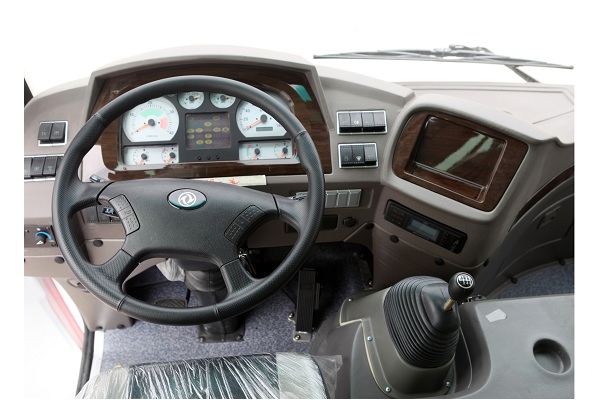 东风超龙EQ6752ZT客车（柴油国五24-26座）