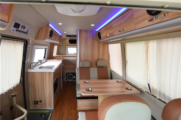 晶马JSV5051XLJM25房车（柴油国五2-6座）