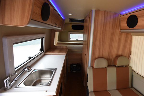 晶马JSV5051XLJM25房车（柴油国五2-6座）