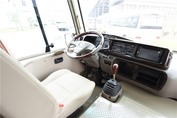 晶马JSV5051XLJM25房车（柴油国五2-6座）