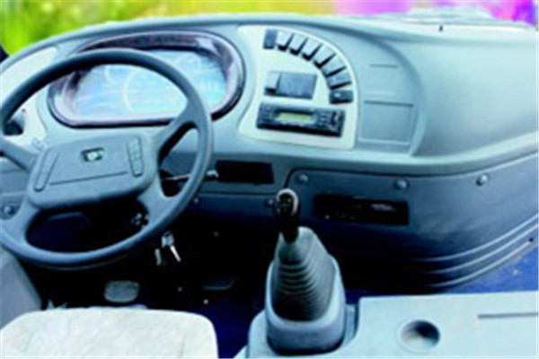 齐鲁BWC6605KAN客车（天然气国五10-19座）