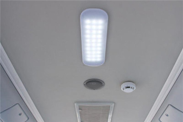 亚星JS6790XCP小学生专用校车（柴油国五24-41座）