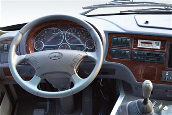 亚星JS6570XCP小学生专用校车（柴油国五10-19座）