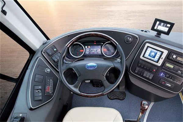 亚星YBL6905H1QCP客车（天然气国五24-40座）