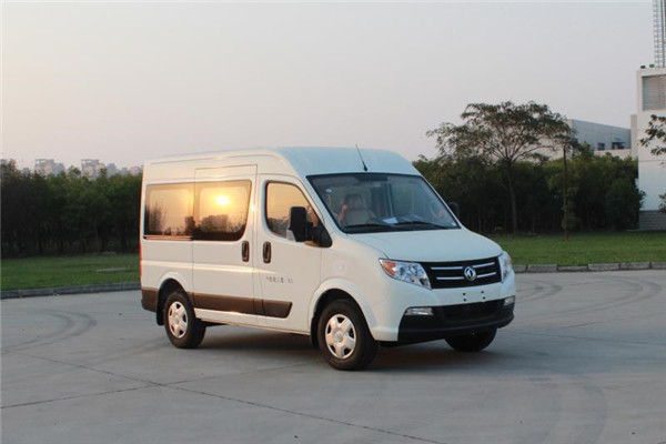 东风旅行车EQ6500WABDA客车（柴油国五5-9座）