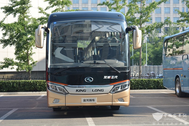 金龙XMQ6127BYD5D客车（柴油国五24-57座）
