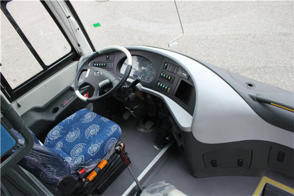 南京金龙NJL6806BEVG1公交车（纯电动10-33座）