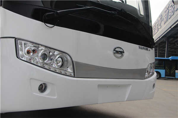 南京金龙NJL6118BEV客车（纯电动24-49座）
