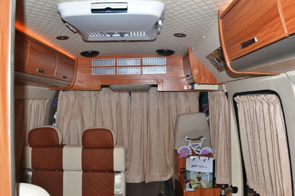 金旅XML5050XLJ25旅居车（柴油国五10-19座）