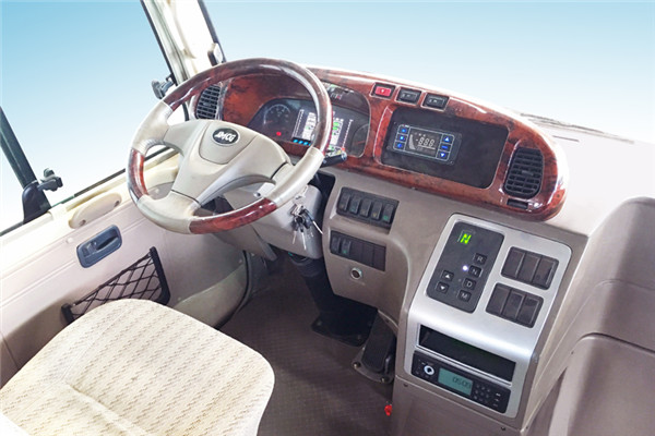 晶马JMV6820BEV5客车（纯电动24-38座）