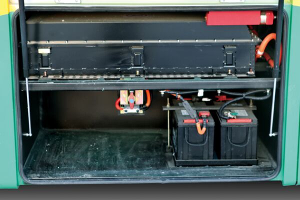 东风超龙EQ6105CTBEV3公交车（纯电动10-40座）