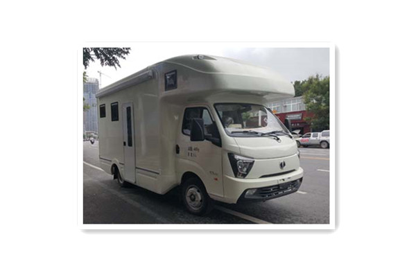 中通LCK5040XLJQ6A旅居车（柴油国六2-6座）