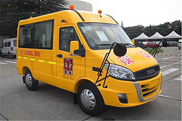 南京依维柯NJ6485YXCC幼儿专用校车（柴油国五18座）