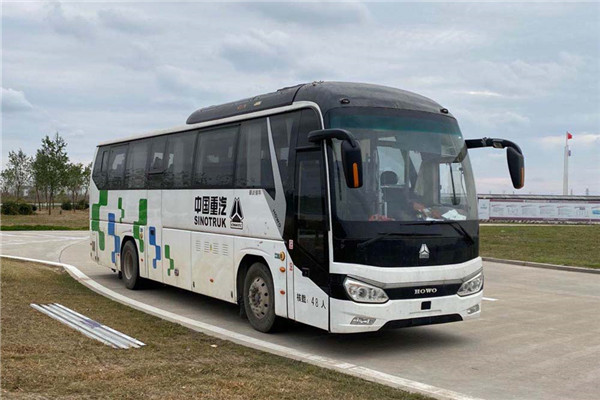 豪沃ZZ6116HBEVQA1客车（纯电动24-50座）