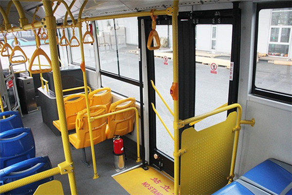 智电HYK6851GBEV低入口公交车（纯电动12-21座）