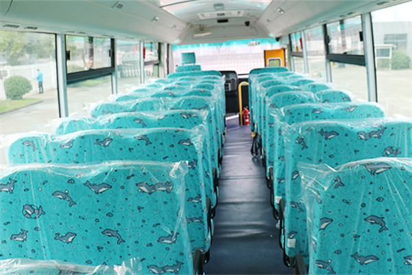 华新HM6760XFD5XS小学生专用校车（柴油国五33-41座）