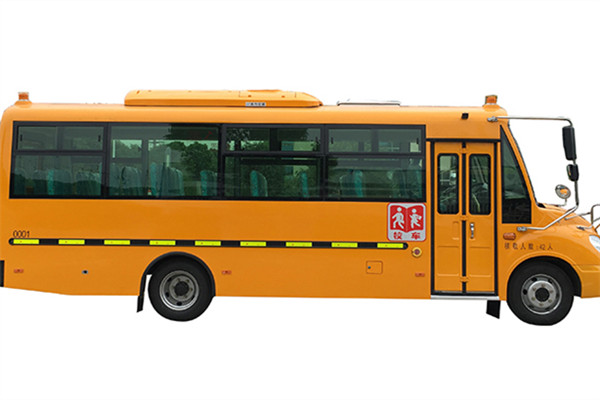 华新HM6760XFD5XN幼儿专用校车（柴油国五33-42座）