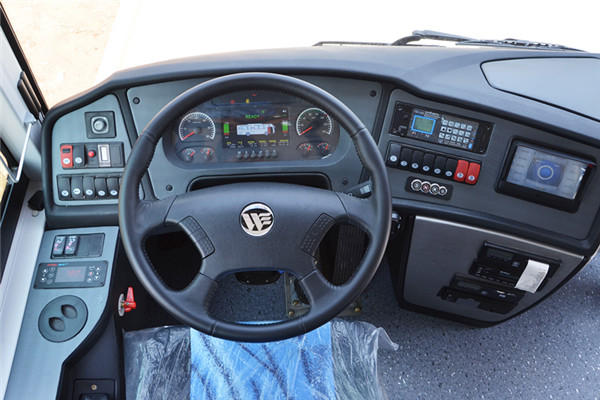 宏远KMT6119HBEV客车（纯电动24-50座）