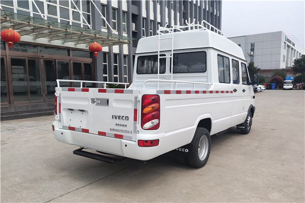 南京依维柯NJ5046XGCZ5A工程车（柴油国六6-9座）