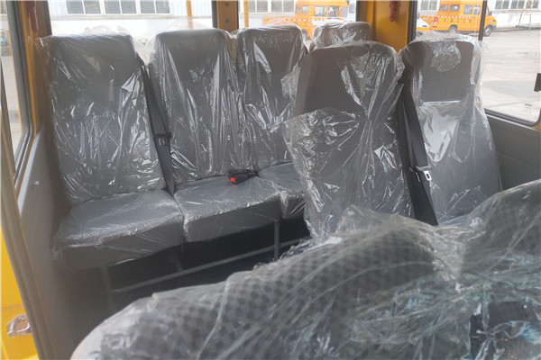 南京依维柯NJ5046XGCZ5A-2斗式车（柴油国六6-9座）