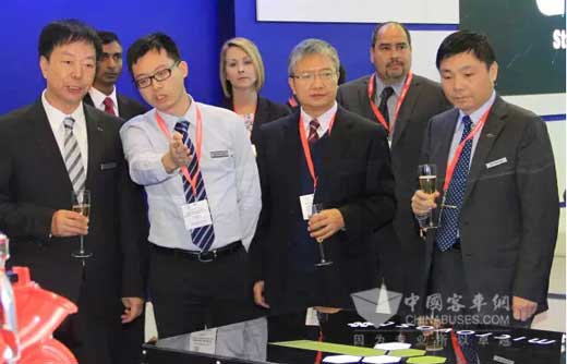 微宏携手厦门金龙开拓欧洲市场